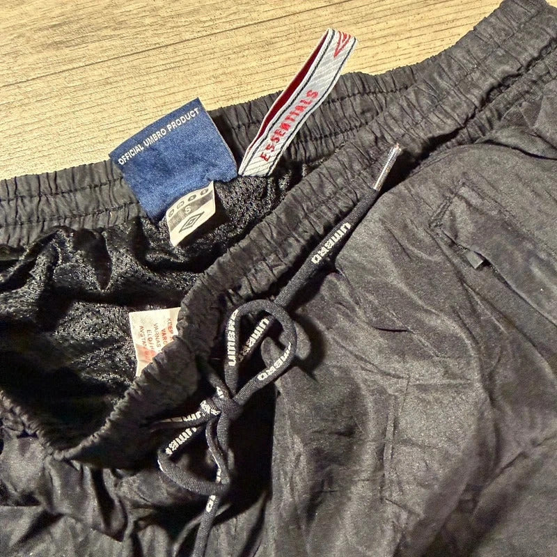 Umbro essentials vintage Y2K black nylon mesh track pants size S 226